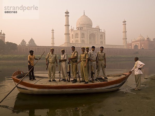 stehend  Boot  Soldat  Agra  Indien  Taj Mahal