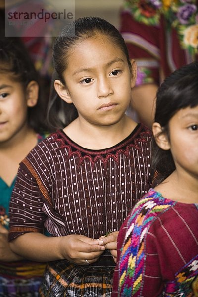 Tradition warten Kleidung jung Mädchen Guatemala Linie