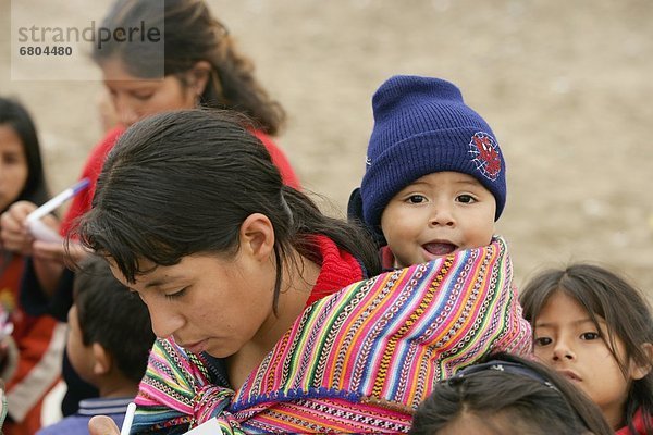 Lima  Hauptstadt  tragen  Baby  Peru