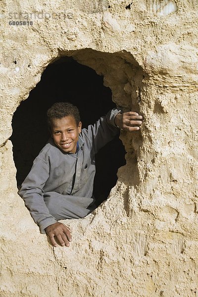 lächeln  Junge - Person  Festung  hinaussehen  Berber  Ägypten