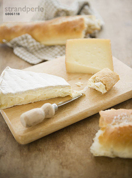 Baguette Studioaufnahme Close-up Käse Tisch