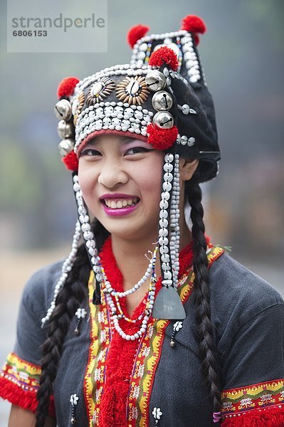 Hügel  Kleidung  Kostüm - Faschingskostüm  Mädchen  Chiang Mai  thailändisch  Thailand  Volksstamm  Stamm
