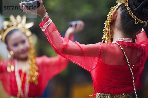 Tradition  tanzen  zeigen  jung  Mädchen  Chiang Mai  thailändisch  Thailand