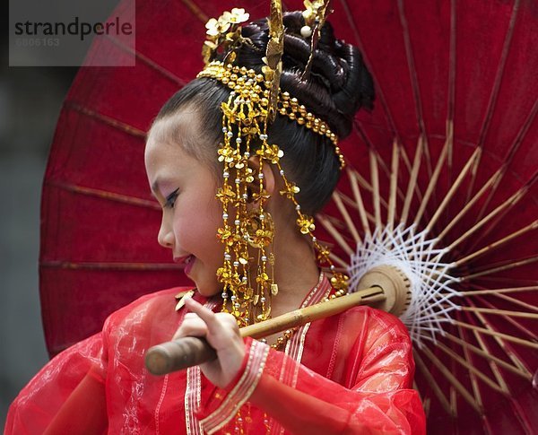 Tradition  tanzen  zeigen  jung  Mädchen  Chiang Mai  thailändisch  Thailand