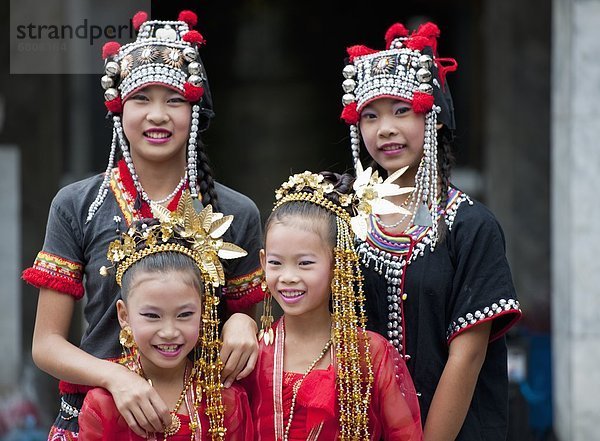 Hügel  Kleidung  Mädchen  Kostüm - Faschingskostüm  Chiang Mai  thailändisch  Thailand  Volksstamm  Stamm