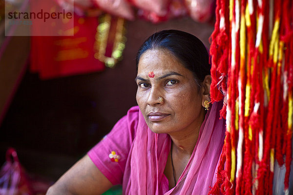 Frau  pink  rot  Kleidung  Sari