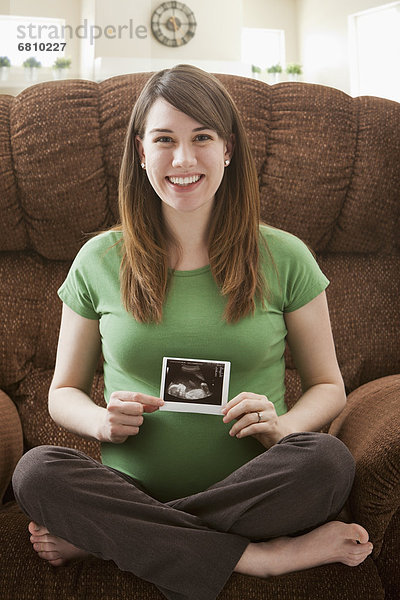 zeigen  Portrait  Frau  Schwangerschaft  scan