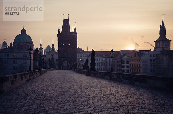 Prag  Hauptstadt  Palast  Schloß  Schlösser  Morgen  über  Brücke  früh  Ansicht