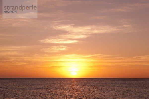 Sonnenuntergang über dem Meer