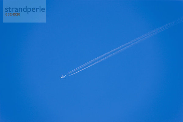 Flugzeug  Himmel  blau