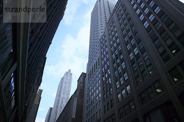 Vereinigte Staaten von Amerika  USA  niedrig  New York City  Hochhaus  Ansicht  Flachwinkelansicht  Winkel  Manhattan