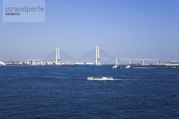 Fischereihafen  Fischerhafen  Meer  Brücke  Omnibus  Bucht  Japan  Yokohama