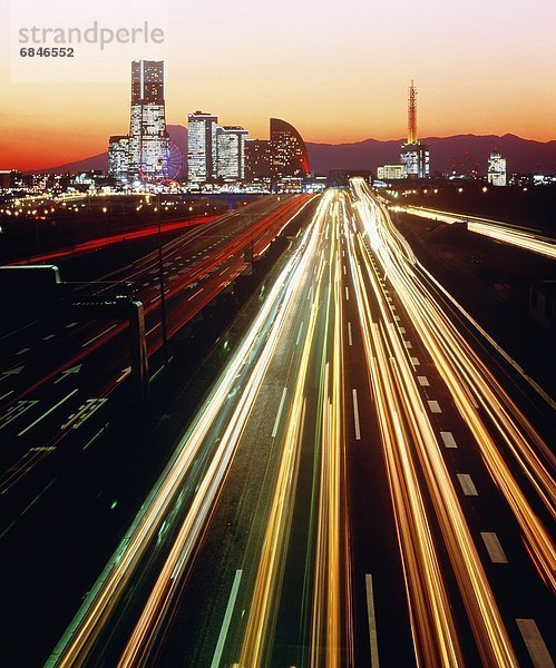 Fotografie  Beleuchtung  Licht  lang  langes  langer  lange  Bundesstraße  Japan  Minato  Straßenverkehr  Yokohama