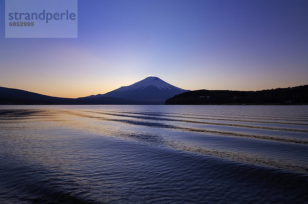 Sonnenuntergang  See  Fuji