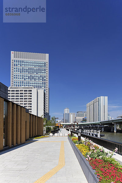 Bürogebäude  Brücke  Fluss  Garten  Honshu  Japan