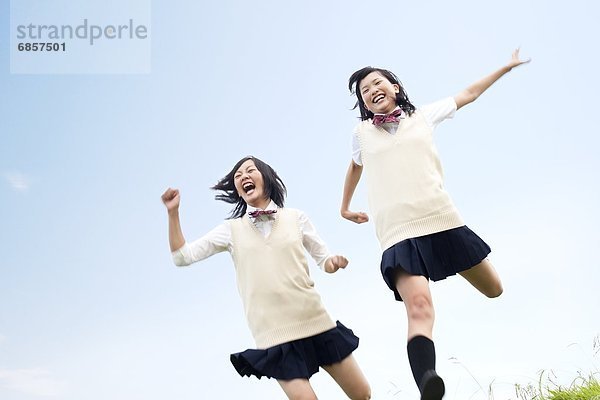 springen  lachen  Himmel  2  japanisch