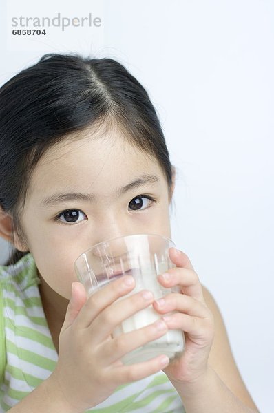 Glas  klein  trinken  Mädchen  Milch