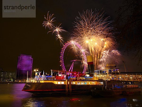 über  London  Hauptstadt  Feuerwerk