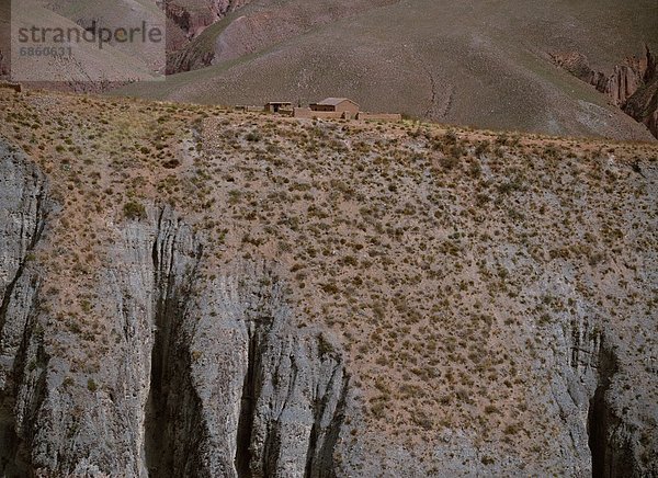 Berg Wohnhaus umgeben Strauch Argentinien Südamerika