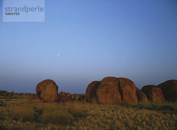 Felsbrocken  Anordnung  Murmel  Murmeln  Australien  Abenddämmerung  Northern Territory