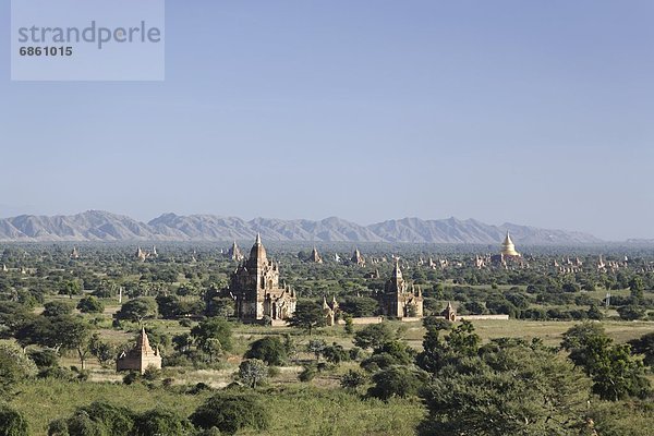 entfernt  Berg  Baum  Geschichte  Ziegelstein  Ruine  Myanmar