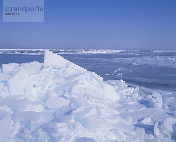 Haufen  Ozean  Eis  dahintreibend  Hokkaido  Japan