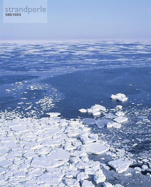 Ozean  fließen  Eis  dahintreibend  Abashiri  Hokkaido  Japan