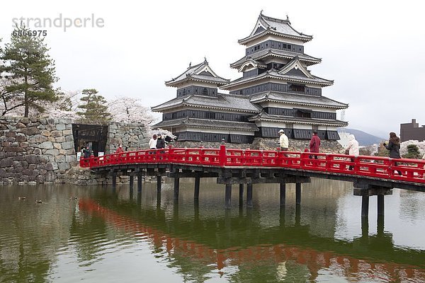 Fußgängerbrücke  Palast  Schloß  Schlösser  Matsumoto