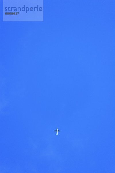 Vereinigte Staaten von Amerika  USA  Flugzeug  fliegen  fliegt  fliegend  Flug  Flüge  Himmel  weiß  blau  Hawaii