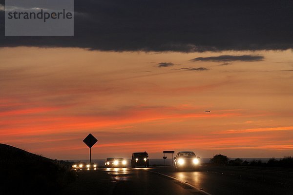 Bundesstraße Abenddämmerung