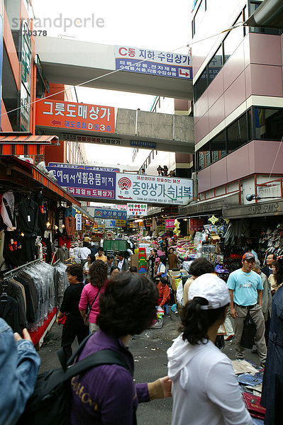 Crowded Seoul