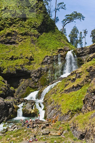 Wärme Tourist Vulkan Wasserfall Berg schwimmen Südostasien Krater Asien Indonesien Lombok