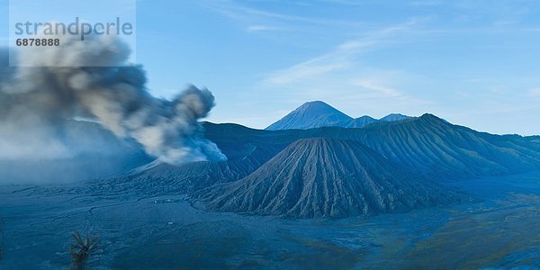 Sonnenaufgang  Vulkanausbruch  Ausbruch  Eruption  Vulkan  Berg  Südostasien  Asien  Indonesien