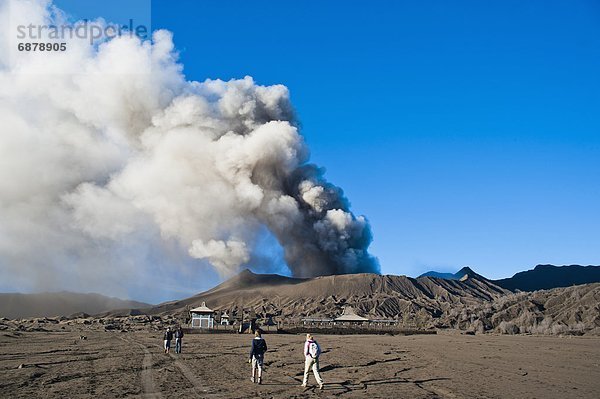 sehen  Vulkanausbruch  Ausbruch  Eruption  Tourist  Vulkan  Berg  Südostasien  Asien  Indonesien