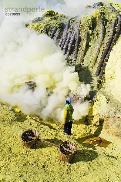 arbeiten  Boden  Fußboden  Fußböden  Bergwerk  Grube  Gruben  Südostasien  Krater  Asien  Indonesien  Java