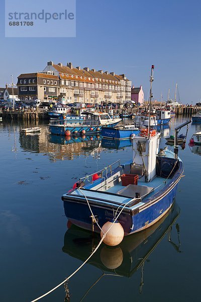 Hafen  Motorjacht  Europa  Großbritannien  Küste  Stadt  Boot  Eingang  angeln  UNESCO-Welterbe  Dorset  England