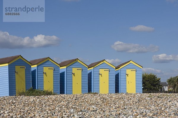 Hütte  Europa  5  Strand  Großbritannien  gelb  Tür  blau  England  Littlehampton  West Sussex