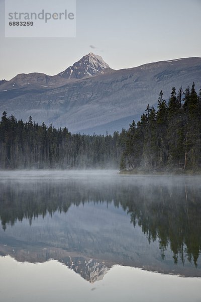 See  Spiegelung  Nordamerika  Berg  Jasper Nationalpark  UNESCO-Welterbe  Alberta  Kanada