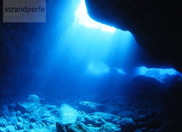 Felsbrocken  Unterwasseraufnahme  Sonnenlicht