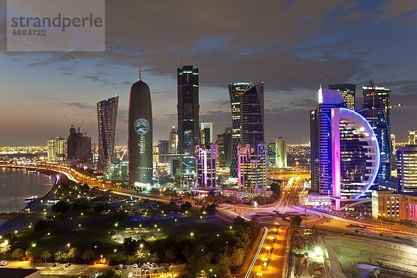 Skyline  Skylines  Finanzen  Mittelpunkt  Naher Osten  Ortsteil  Doha  neu