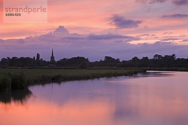 Europa  Schönheit  Sonnenuntergang  Großbritannien  über  Fluss  Kirche  Themse  Kirchturm  England  Oxfordshire