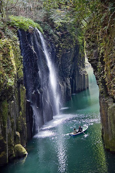 Mensch  zwei Personen  Menschen  2  Rudern  Schlucht  Takachiho