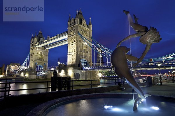 beleuchtet  Europa  Nacht  Großbritannien  London  Hauptstadt  Brücke  frontal  England