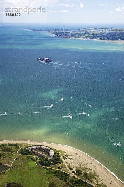 Motorjacht  Wettrennen  Rennen  Europa  Großbritannien  Ansicht  Solent  Luftbild  Fernsehantenne  England  Isle of Wight  Woche