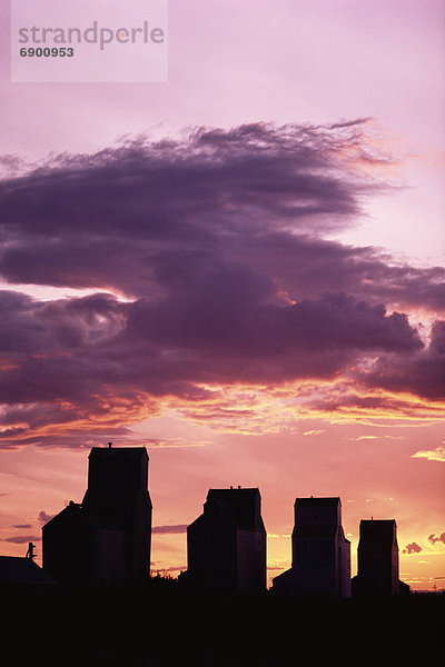 Sonnenuntergang  Silhouette  Gebäude  Bauernhof  Hof  Höfe  Kanada