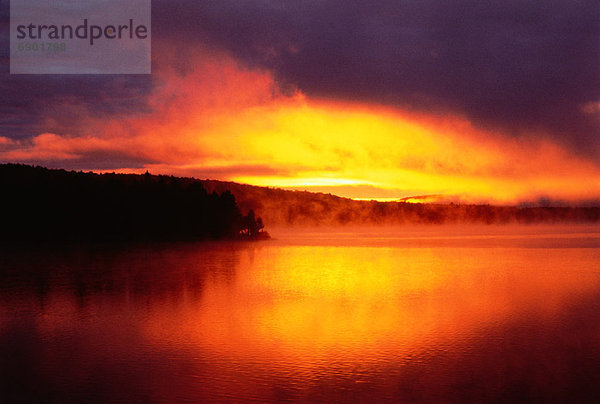 Sonnenuntergang  See  Fluss  2  Ländliches Motiv  ländliche Motive  Algonquin Provincial Park  Kanada  Ontario