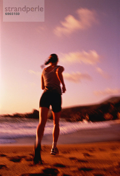 Frau  Rückansicht  Strand  Sonnenuntergang  rennen  Ansicht