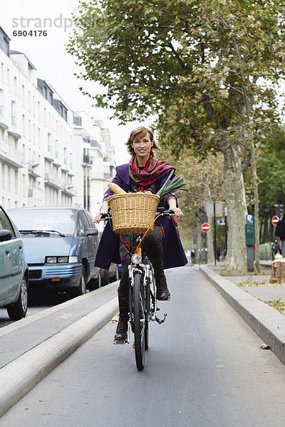 Frau Fahrradfahren
