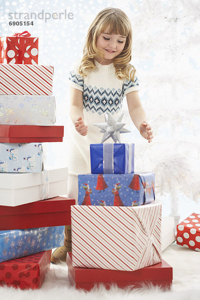 Geburtstagsgeschenk  Weihnachten  umgeben  Mädchen