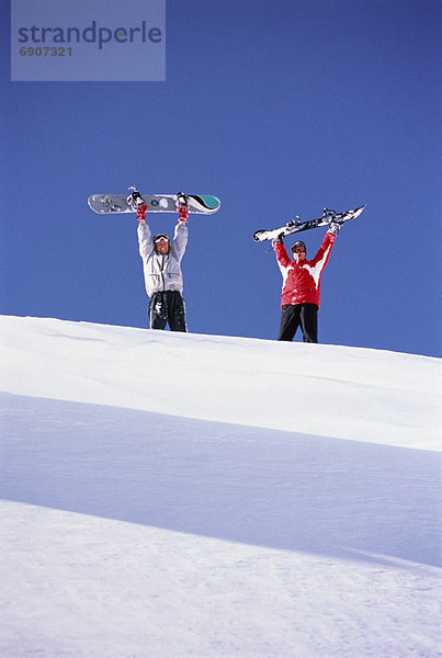 stehend  Snowboardfahrer  Hügel  2  Schweiz